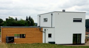 Holzhaus mit Flachdach